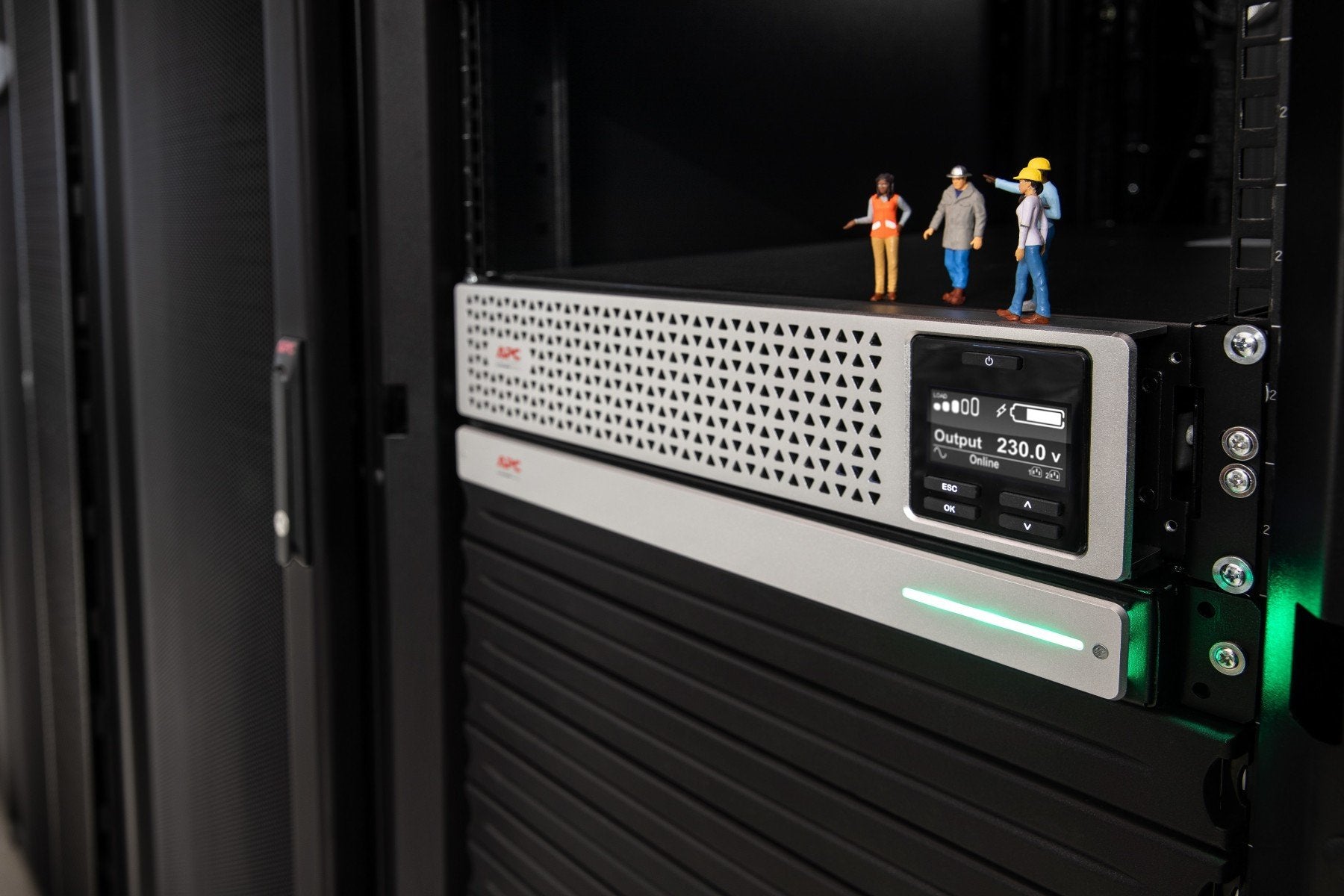 APC SMART-UPS SRT LI-ION 3000VA RM 230V