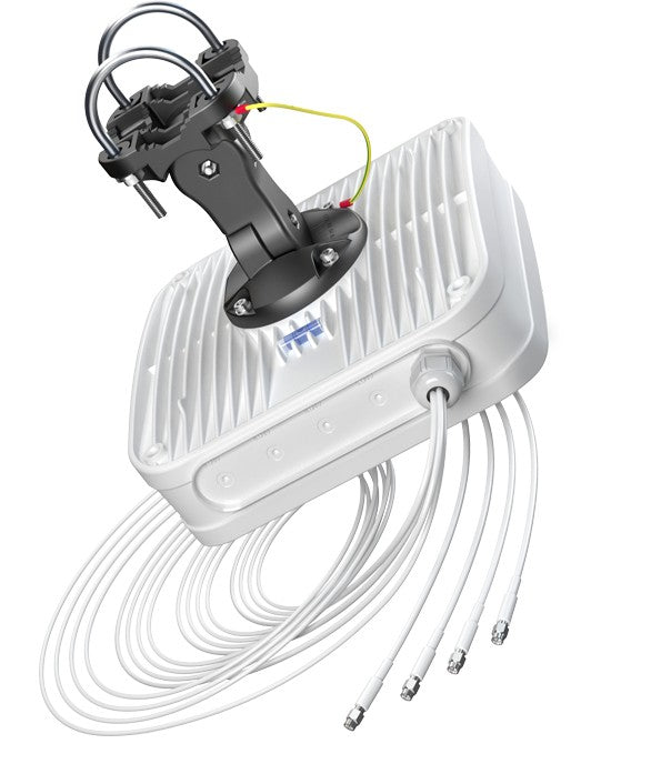 APLM4-1 - 6 dBi - 0.6 - 2.7 GHz - 6 dBi - 6 dBi - 50 Ohm - 90°