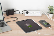 Digitus DA-70626 multiprise de bureau 3 voies avec 2 ports USB-A et 1 port USB-C, blanche