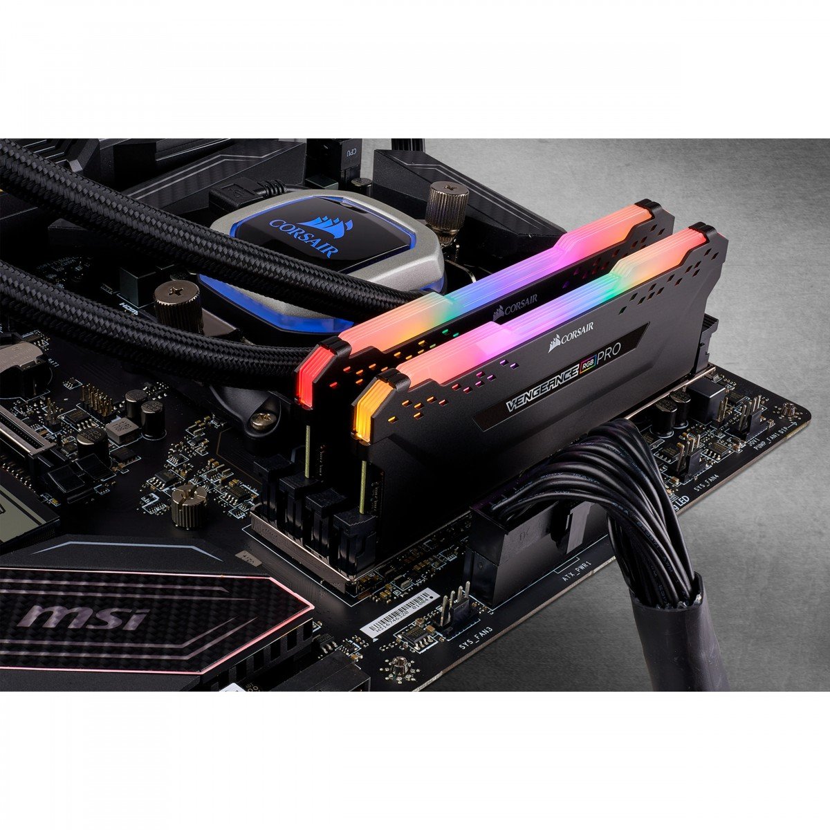 Corsair Vengeance RGB Pro CMW32GX4M2A2666C16 module de mémoire 32 Go 2 x 16 Go DDR4 288-pin DIMM