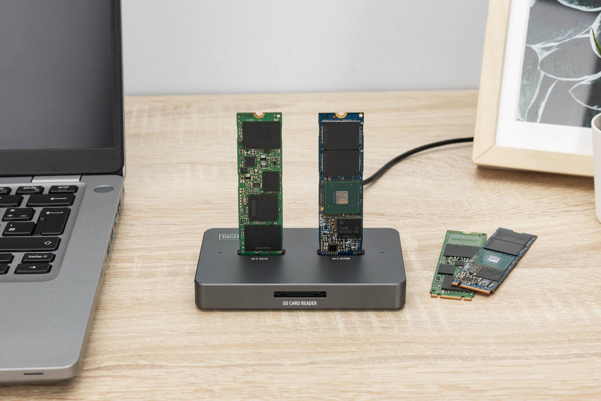 Station d'accueil USB-C 3.2 Gen2 pour disques SSD M.2 Duo NVMe et SATA (max. 2x 4 To) avec lecteur de carte SD-Express 7.1 (max. 2 To), noir