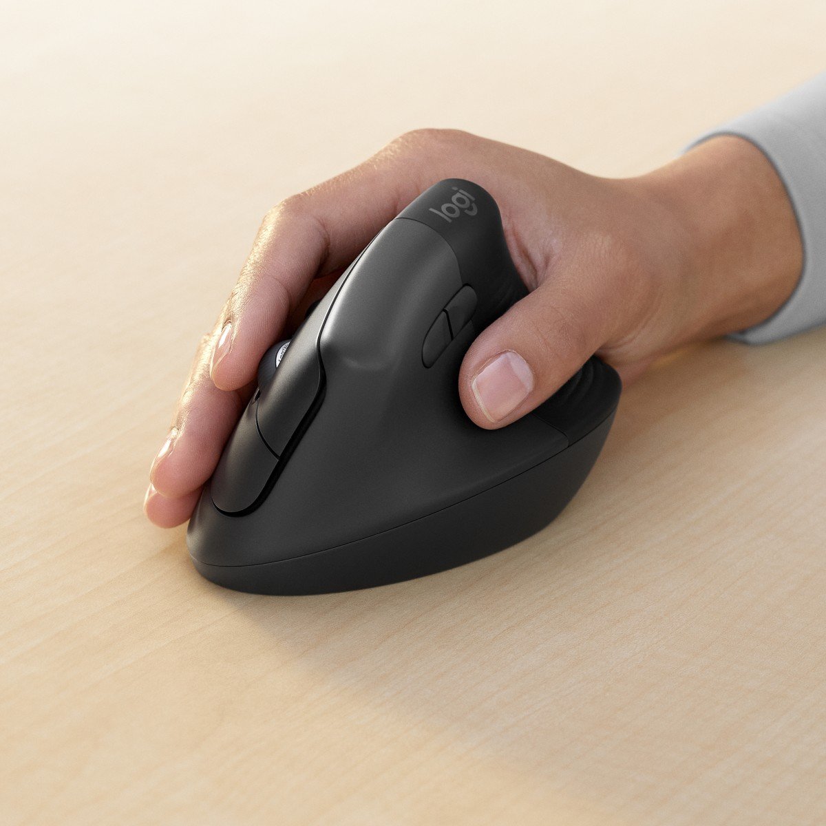LOGITECH Lift for Business Vertical mouse ergonomic 6 buttons wireless Bluetooth 2.4 GHz Bolt USB receiver graphite