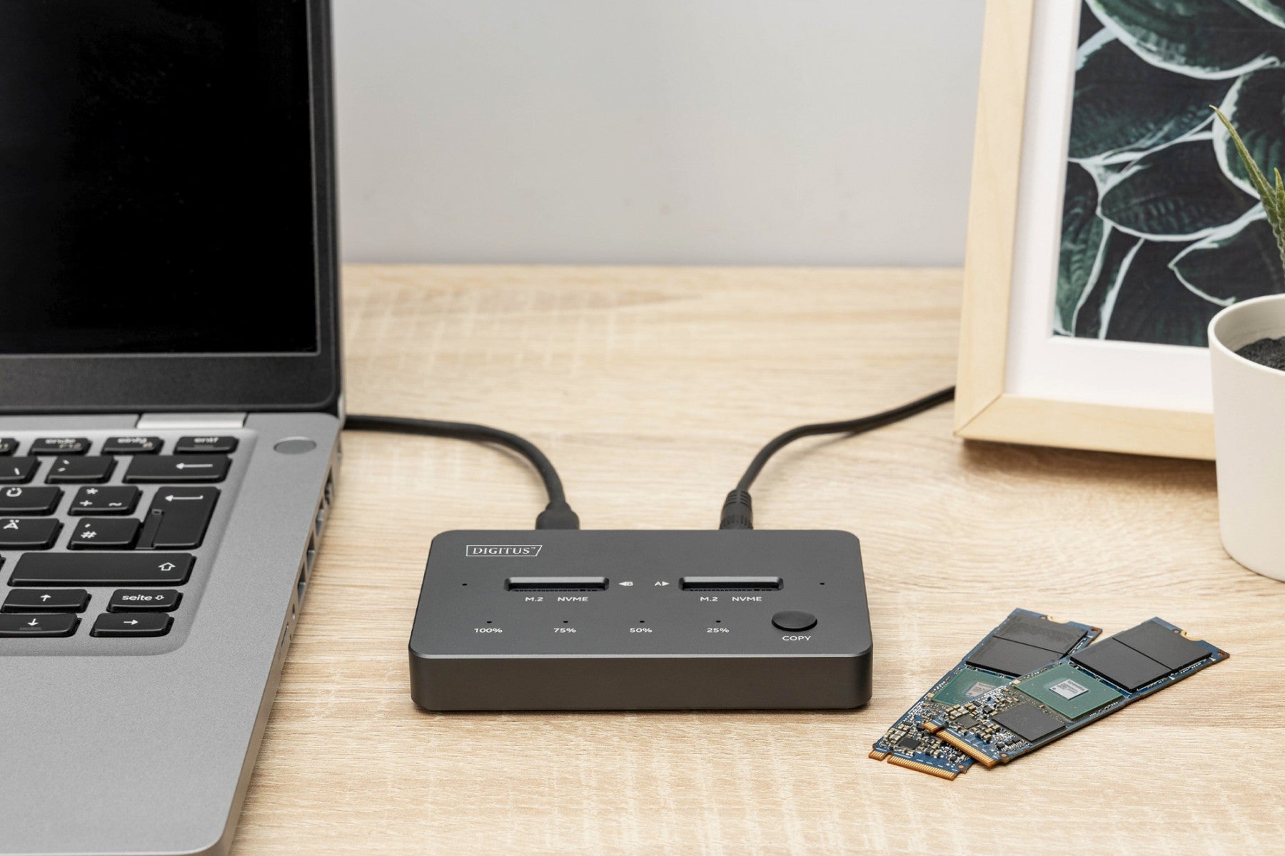 Digitus DA-71545-1 Station d'accueil pour disques avec fonction de clonage | USB-C 3.1 Gen2 10Gbps | SSD M.2 NVMe (max. 2x 4 To) | Fonction de clonage hors lign