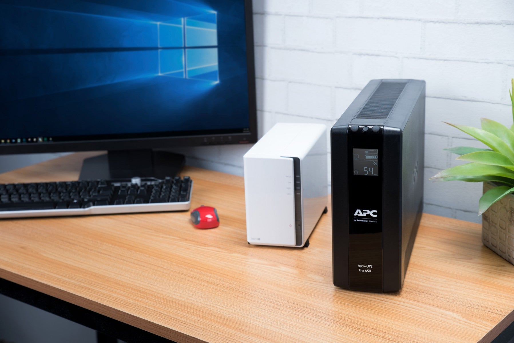 APC Back-UPS Pro BR650MI UPS AC 230V 390Watt 650VA USB output connectors 6 Black