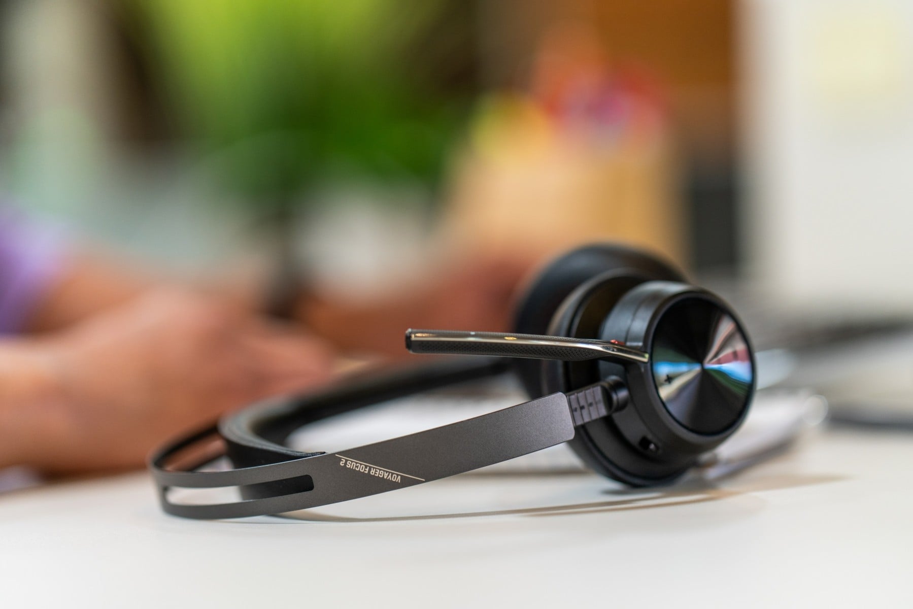 POLY Voyager Focus 2 USB-A Headset Sans fil Arceau Bureau/Centre d'appels USB Type-C Bluetooth Noir