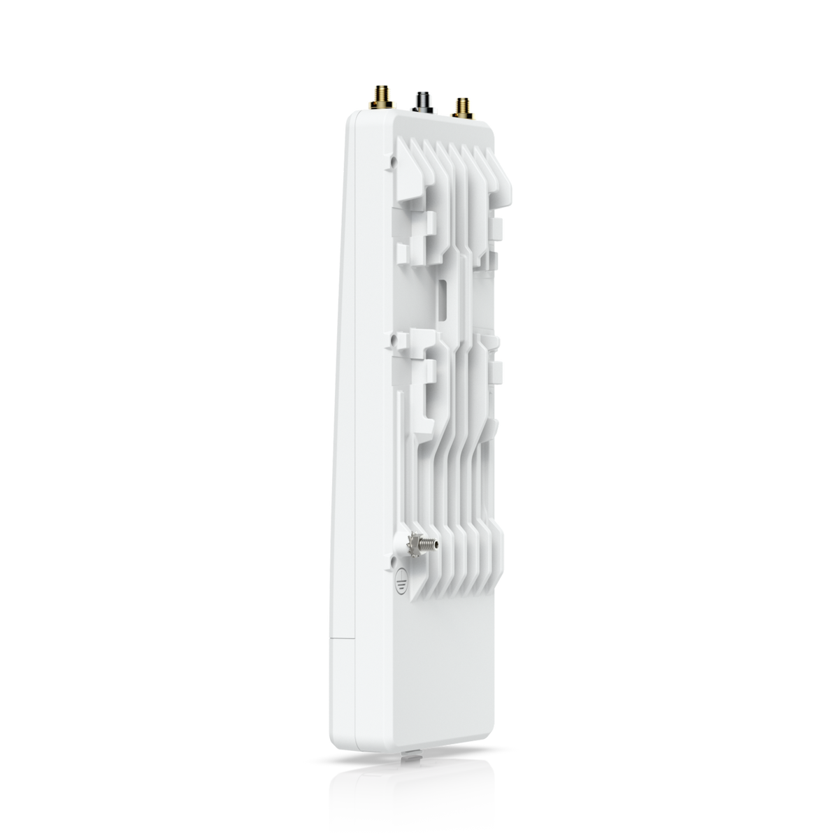 5 GHz wireless point-to-point radio with