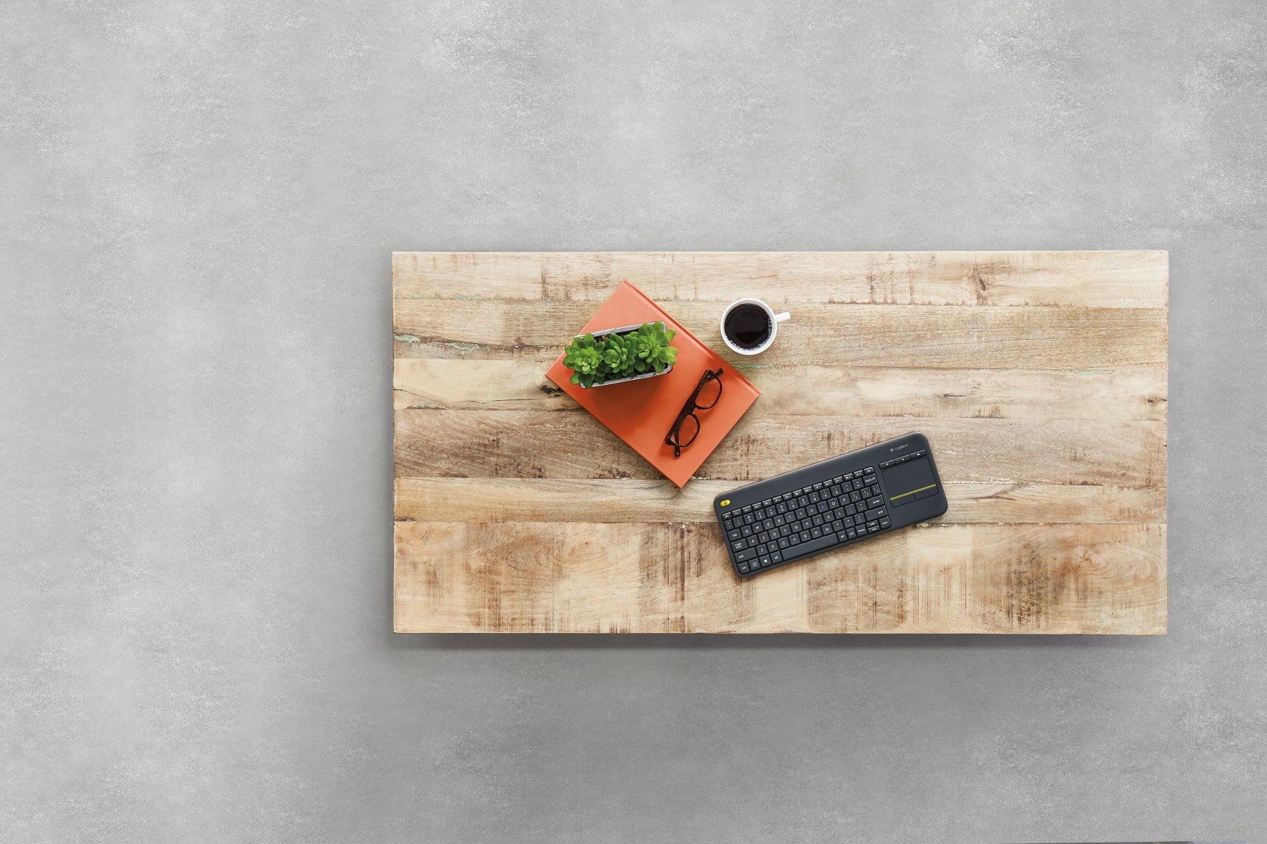 Logitech 920-007143 K400 Plus Clavier sans fil avec pavé tactile noir