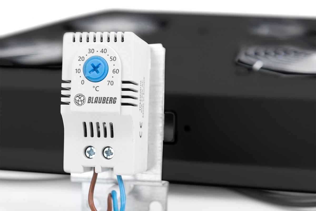 Digitus Unité de ventilation de toit pour armoires réseau de série Unique, armoires réseau et armoires serveur Dynamic Basic