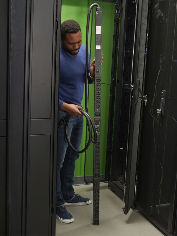 APC Rack PDU 9000 Switched ZeroU 11.0kW 230V 21 C13 & 3 C19