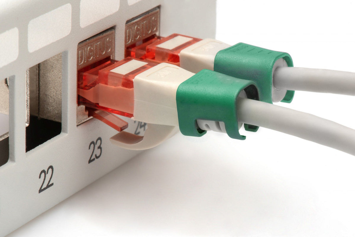 Clip coloré pour fiche RJ45, vert, paquet de 100 pieces.