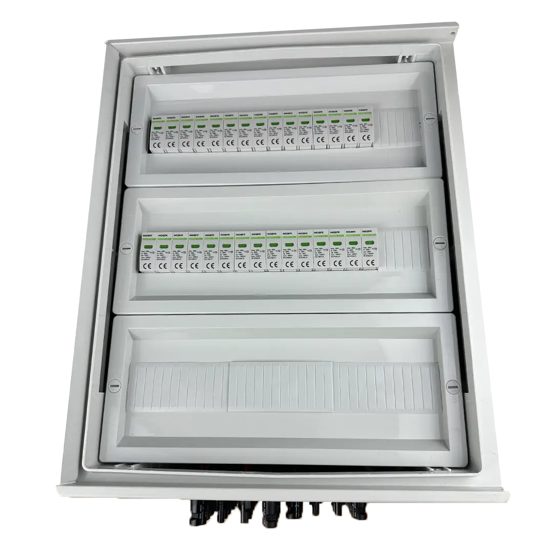 Tableau de distribution DC hermétique IP66 EMITER avec parafoudre DC Noark 1000V type 2, 10x chaîne PV, 10x MPPT