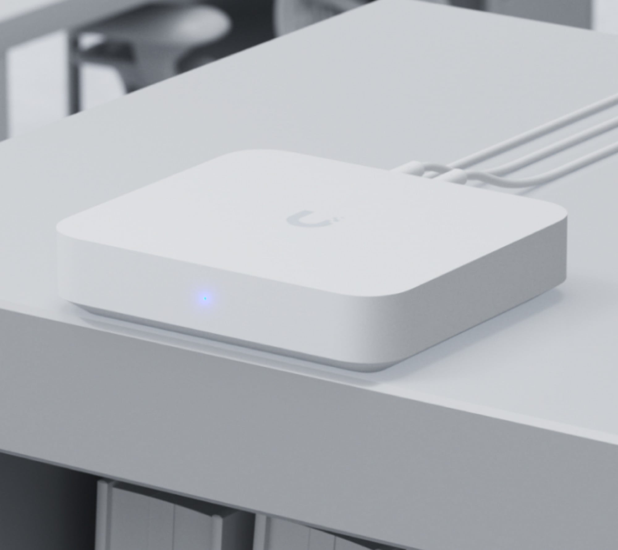 A compact and powerful multi-WAN UniFi g