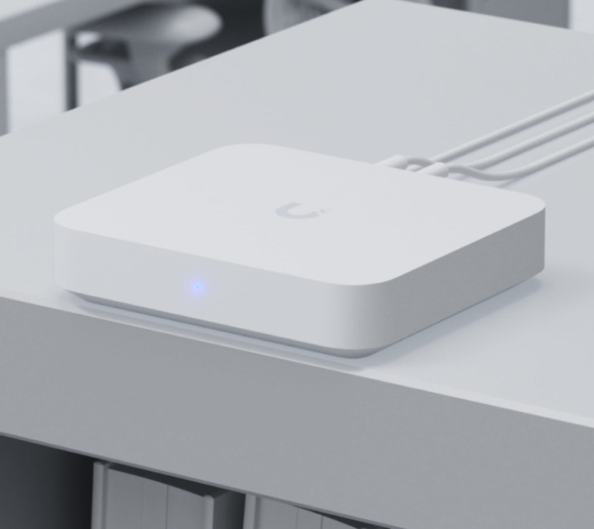 A compact and powerful multi-WAN UniFi g