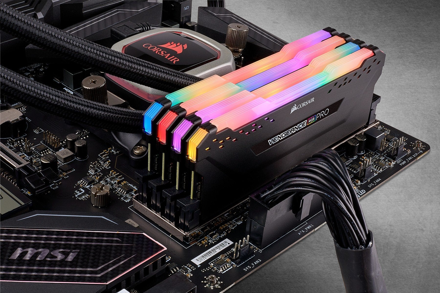 Module de mémoire Corsair Vengeance RGB Pro CMW64GX4M4E3200C16 64 Go 4 x 16 Go DDR4