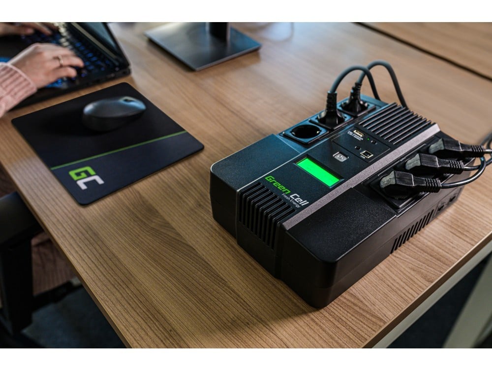 Green Cell UPS06 alimentation d'énergie non interruptible Interactivité de ligne 0,999 kVA 360 W 6 sortie(s) CA