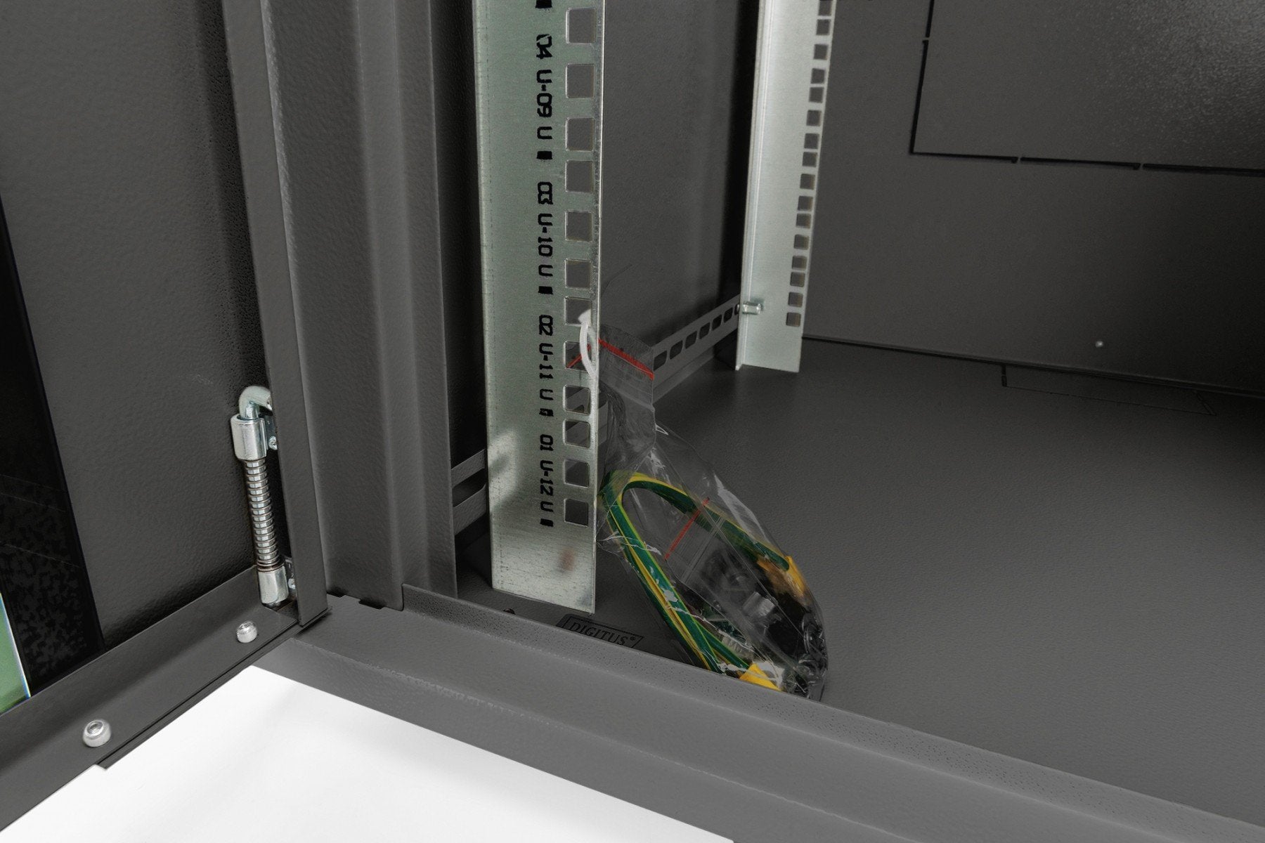 Digitus DN-19 07U-6/6-EC-SW étagere 7U Rack monté sur le mur Noir