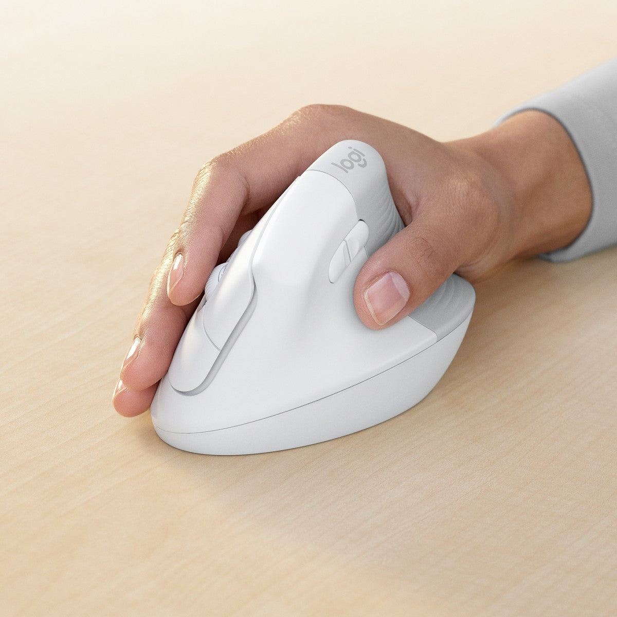 LOGITECH Lift for Business Vertical mouse ergonomic 6 buttons wireless Bluetooth 2.4 GHz Bolt USB receiver off-white