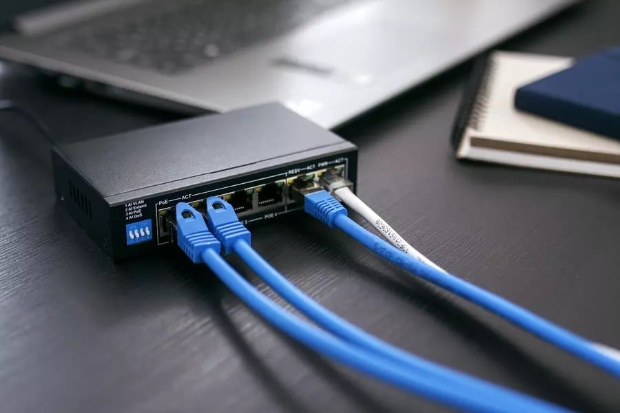 Extralink EX.14305 commutateur réseau Non-géré L2 Gigabit Ethernet (10/100/1000) Connexion Ethernet, supportant l'alimentation via ce port (PoE) Noir