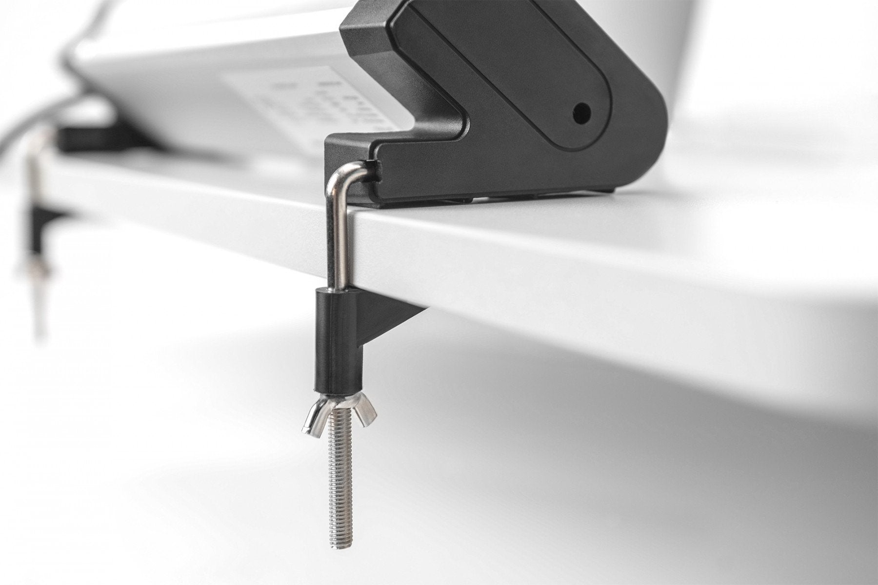 Digitus Bloc 4 prises de bureau avec 2 raccords USB