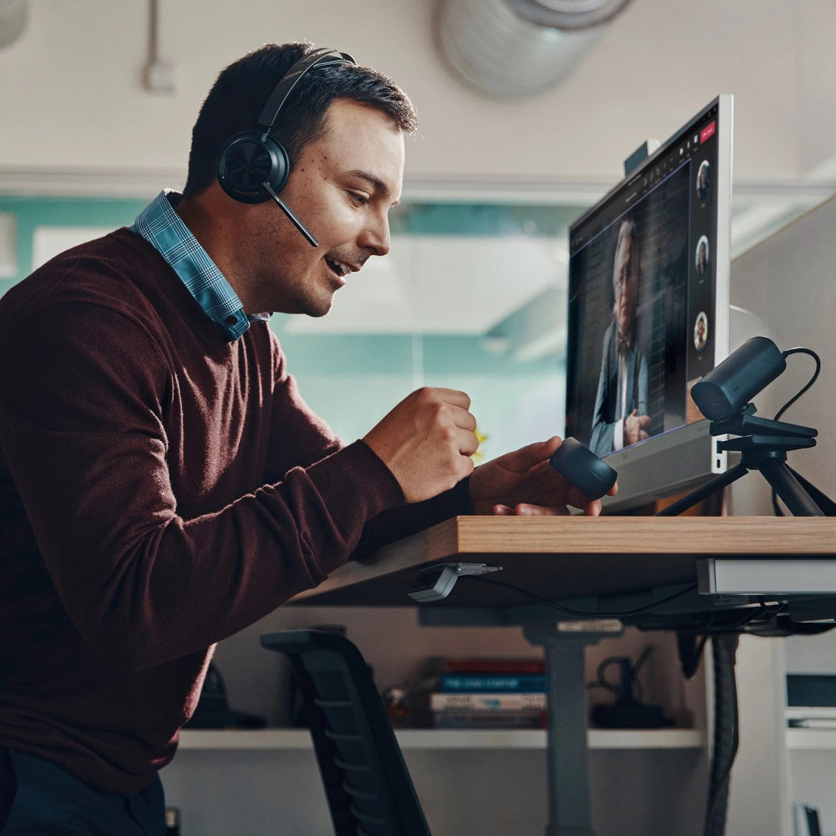 HP Poly Voyager Focus Avec fil &sans fil A la main Car/Home office Bluetooth Noir