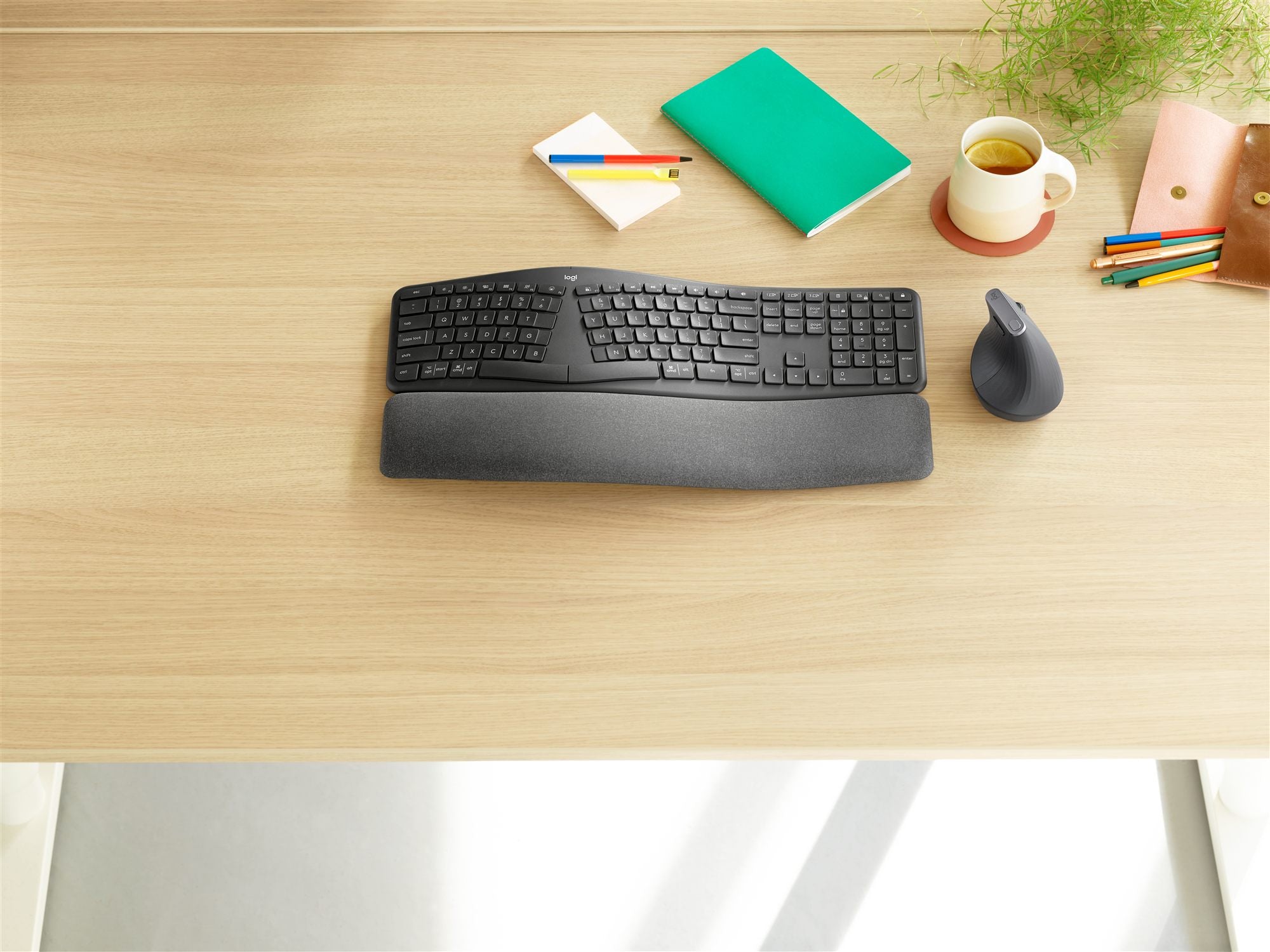 Logitech ERGO K860 Split for Business clavier Bureau Bluetooth QWERTY US International Graphite