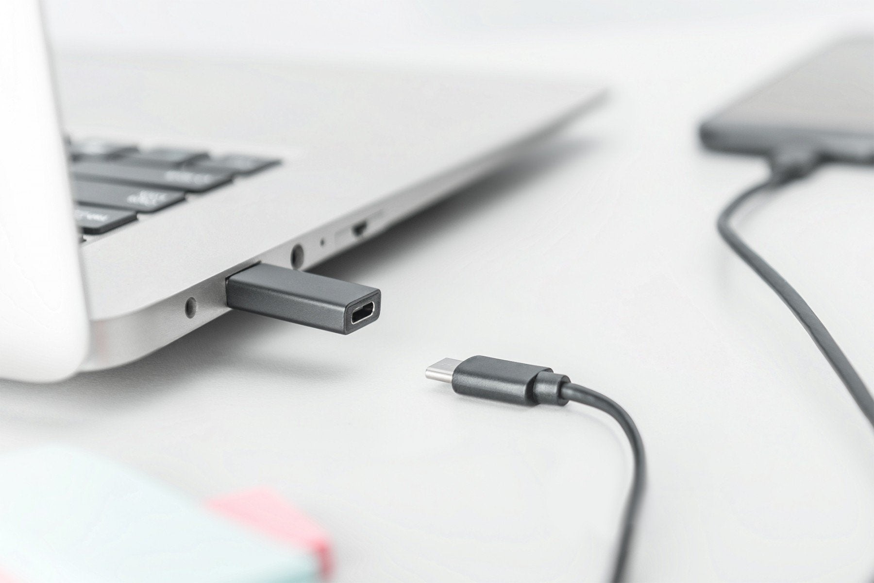 Digitus AK-300524-000-S changeur de genre de câble USB-C jack Noir