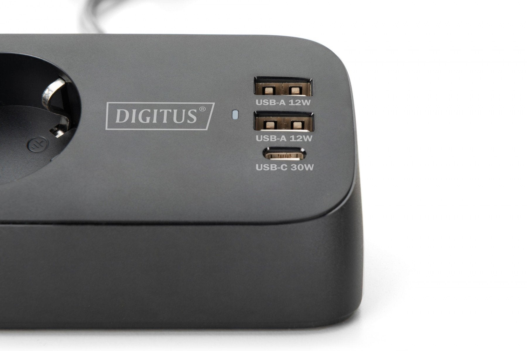 Digitus DA-70625 multiprise de bureau 3 voies avec 2 ports USB-A et 1 port USB-C, noir