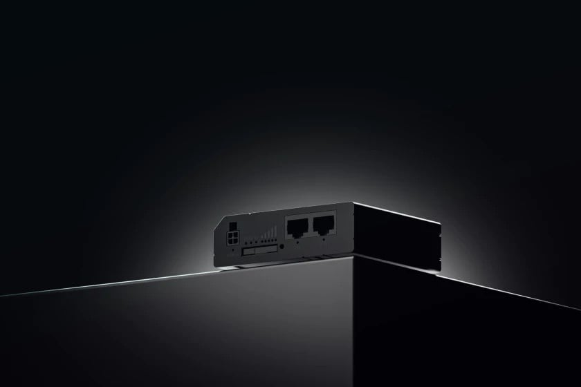 TELTONIKA NETWORKS RUT241 eSIM 4G/LTE/3G/2G GLOBAL router