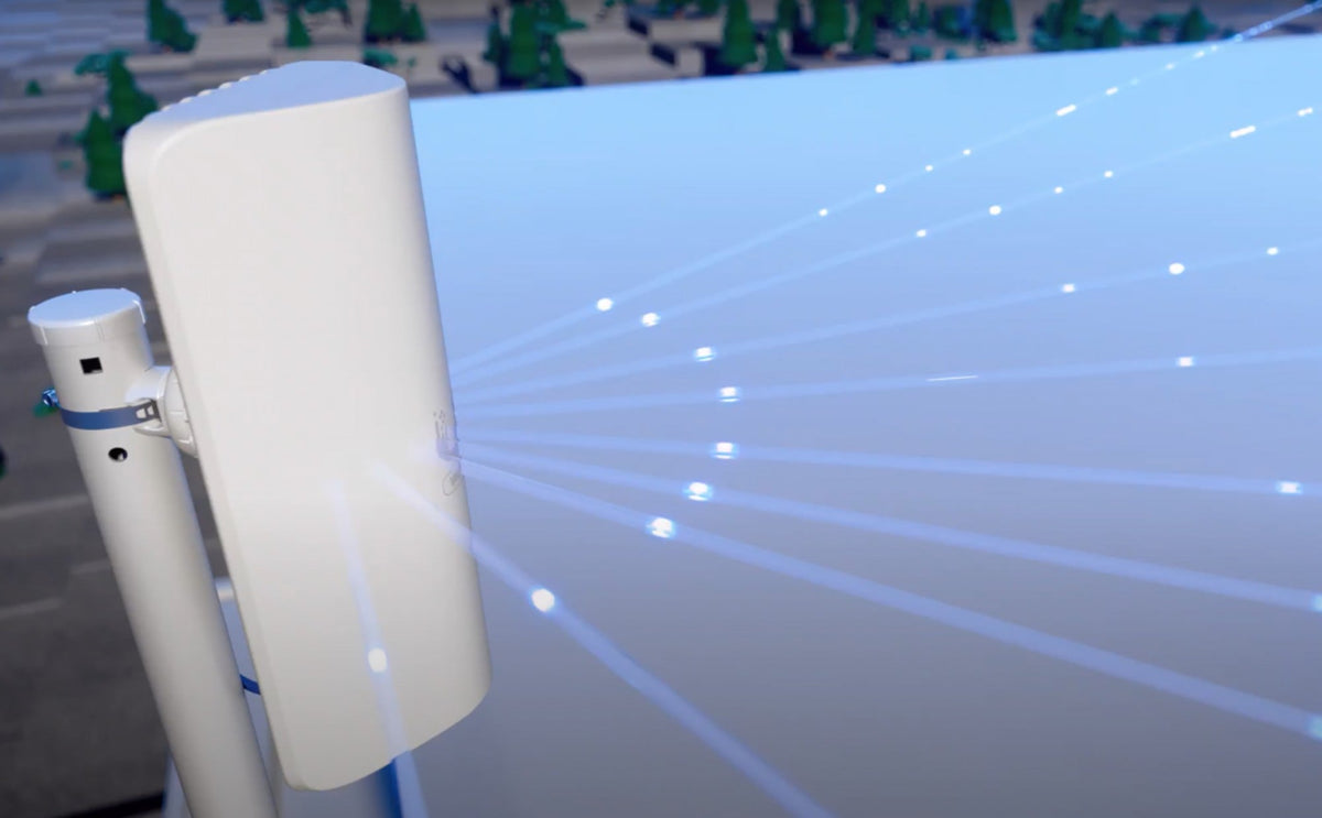 60GHz+5GHz multipoint base station with
