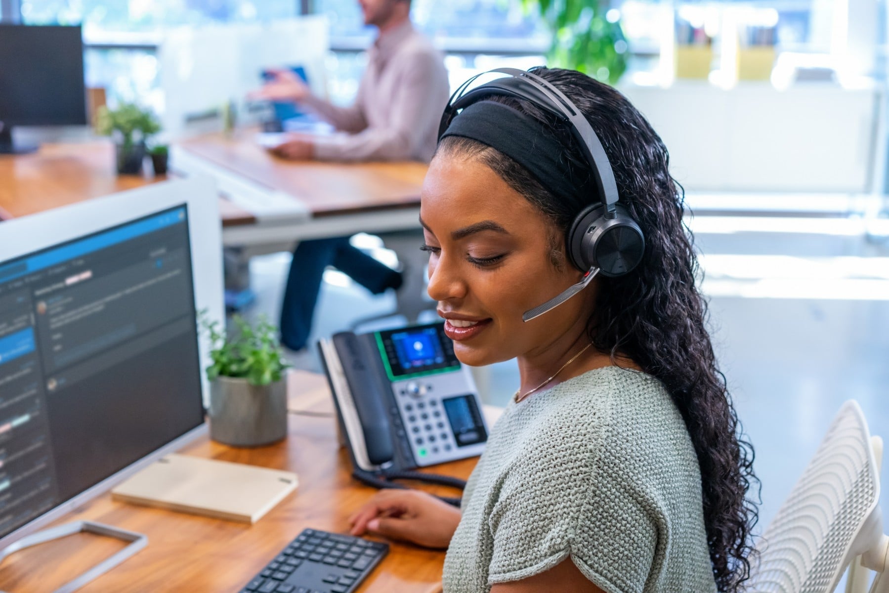 POLY Voyager Focus 2 USB-A Headset Sans fil Arceau Bureau/Centre d'appels USB Type-C Bluetooth Noir