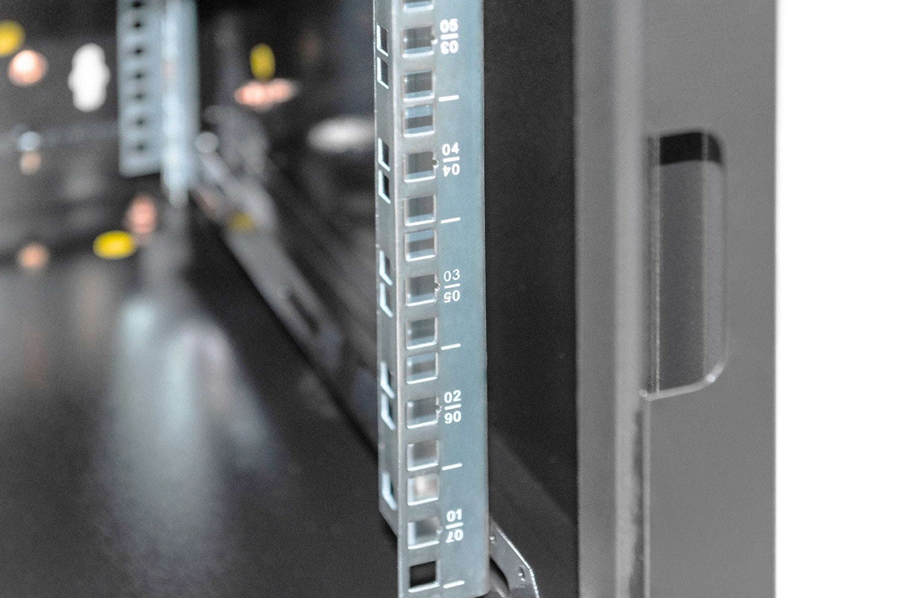Digitus DN-19 07U-6/6-SW étagere 7U Rack monté sur le mur Noir