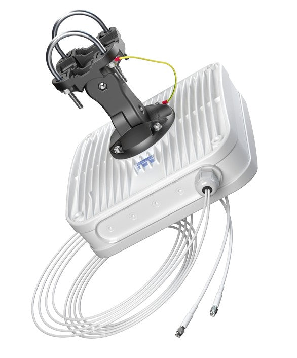 AP5G2 - 7,5 dBi - 3.8 GHz - 7,5 dBi - 7,5 dBi - 50 Ohm - 70°
