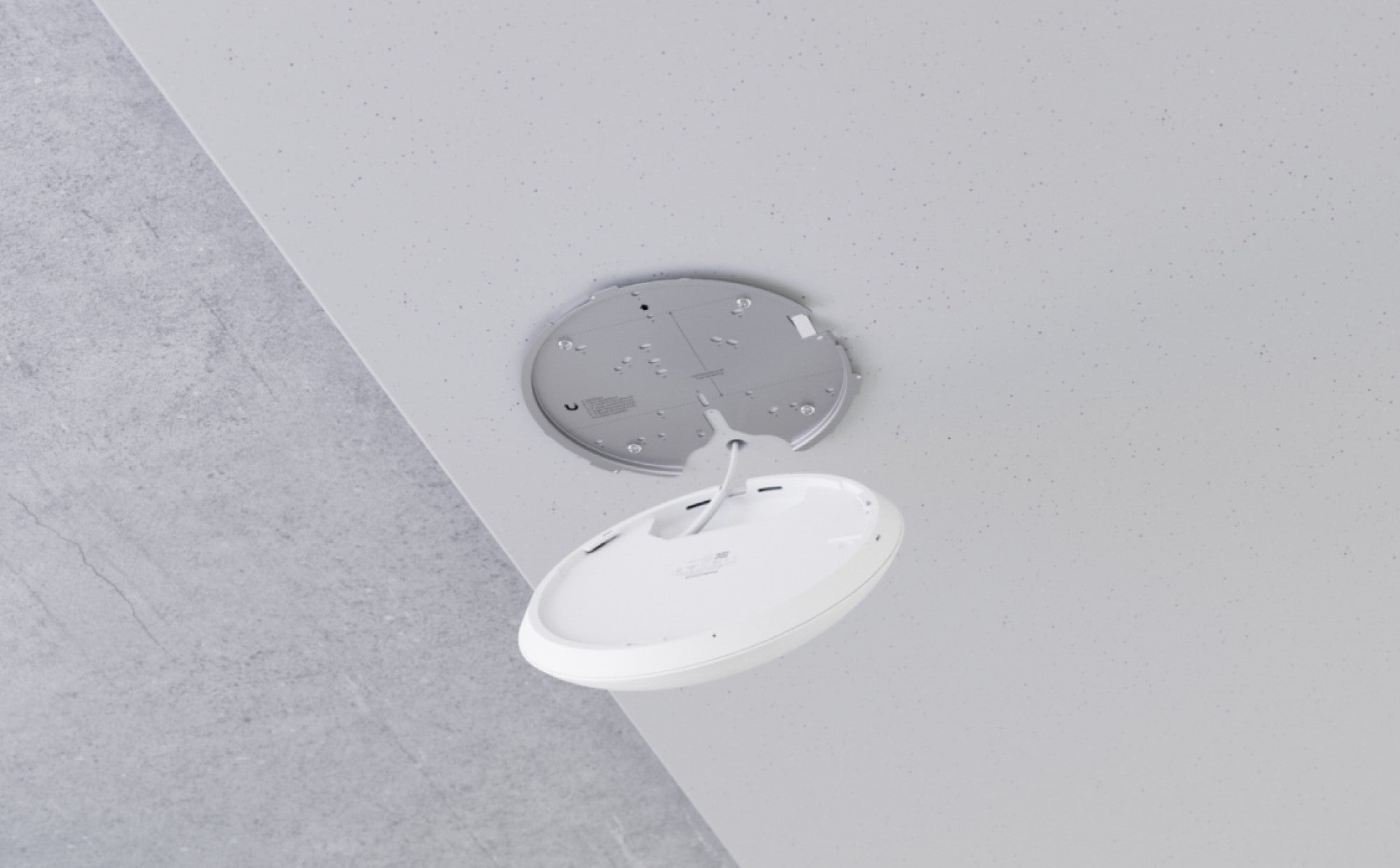 Ceiling-mount WiFi 7 AP with 6 GHz suppo