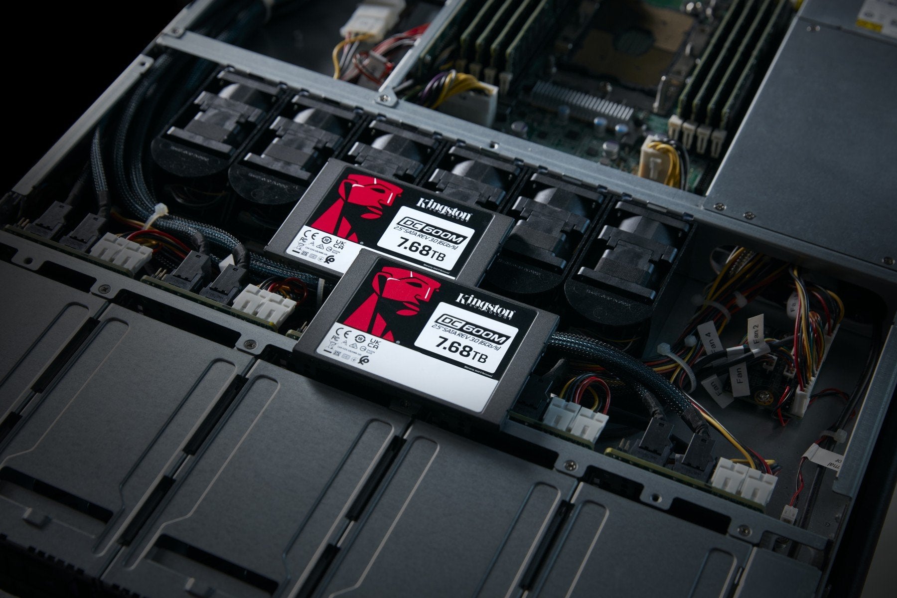 KINGSTON 7.68To DC600M 2.5p SATA3 mixed-use data center SSD for enterprise servers and NAS (VMWare Ready)