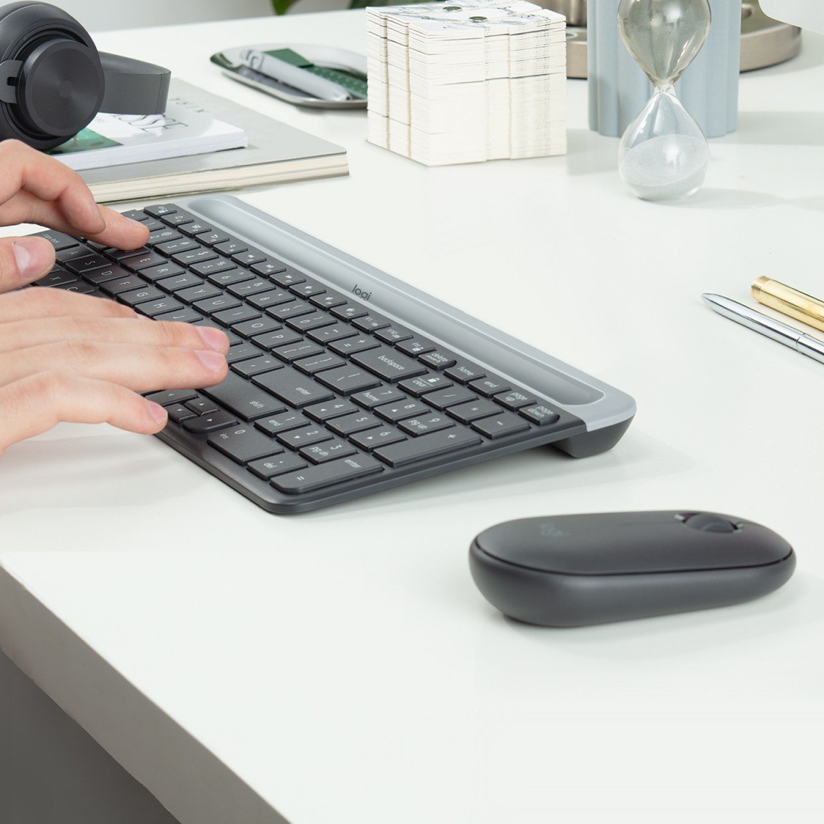 Logitech Slim MK470 clavier Souris incluse Universel RF sans fil QWERTY US International Graphite