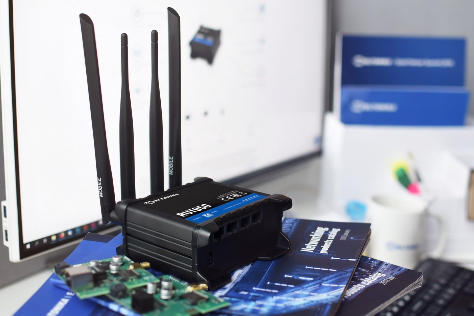 Teltonika RUT950 routeur sans fil Fast Ethernet 4G Noir
