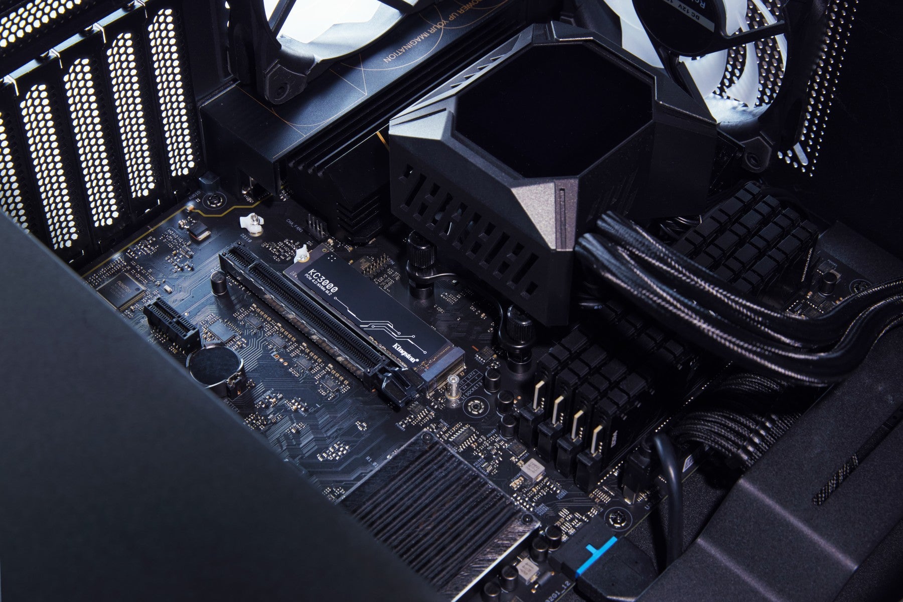 KINGSTON KC3000 4096Go PCIe 4.0 NVMe M.2 SSD