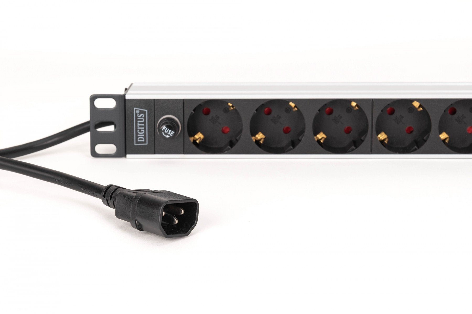"Barre d'alimentation PDU Rack 19"" avec fusible de surcharge, 9 prises Schuko CEE 7/3 (45°), câble de 2m, fiche IEC C14, 10A, aluminium"