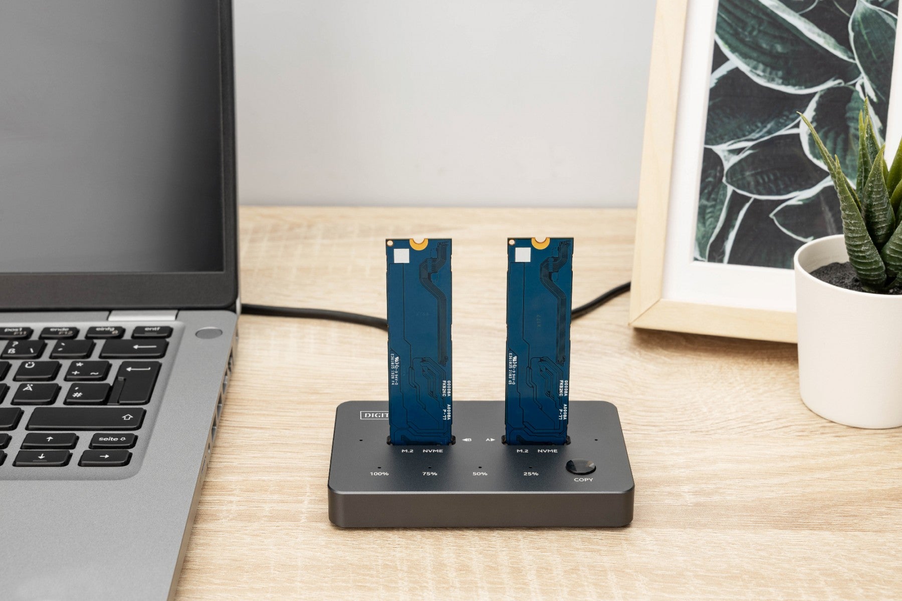 Digitus DA-71545-1 Station d'accueil pour disques avec fonction de clonage | USB-C 3.1 Gen2 10Gbps | SSD M.2 NVMe (max. 2x 4 To) | Fonction de clonage hors lign