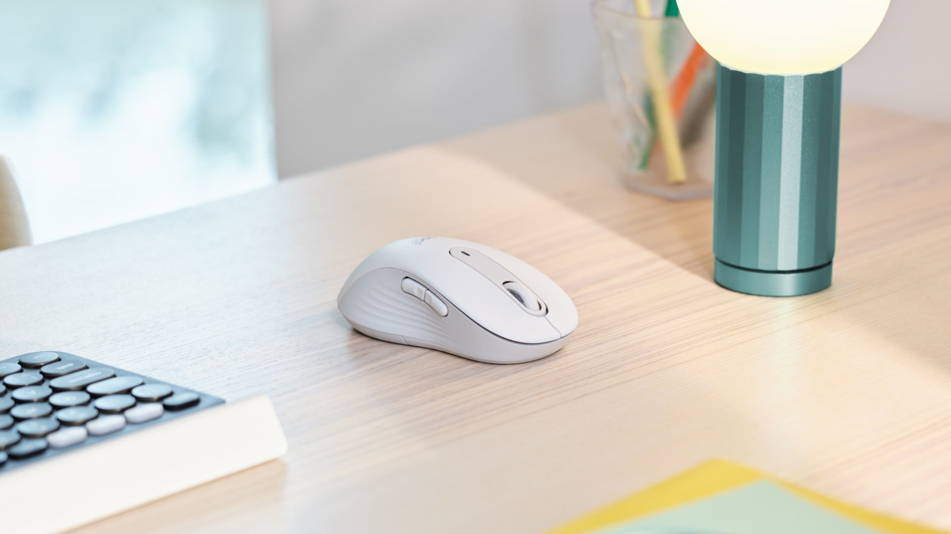 LOGITECH Signature M650 L LEFT Mouse large size left-handed optical 5 buttons wireless Bluetooth 2.4 GHz OFF-WHITE