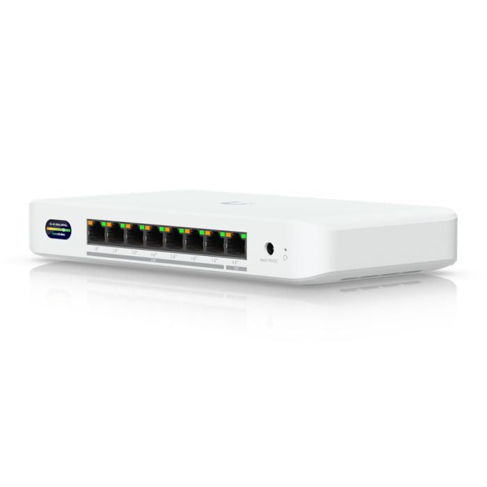 Compact PoE+switch with 1 10 GbE port