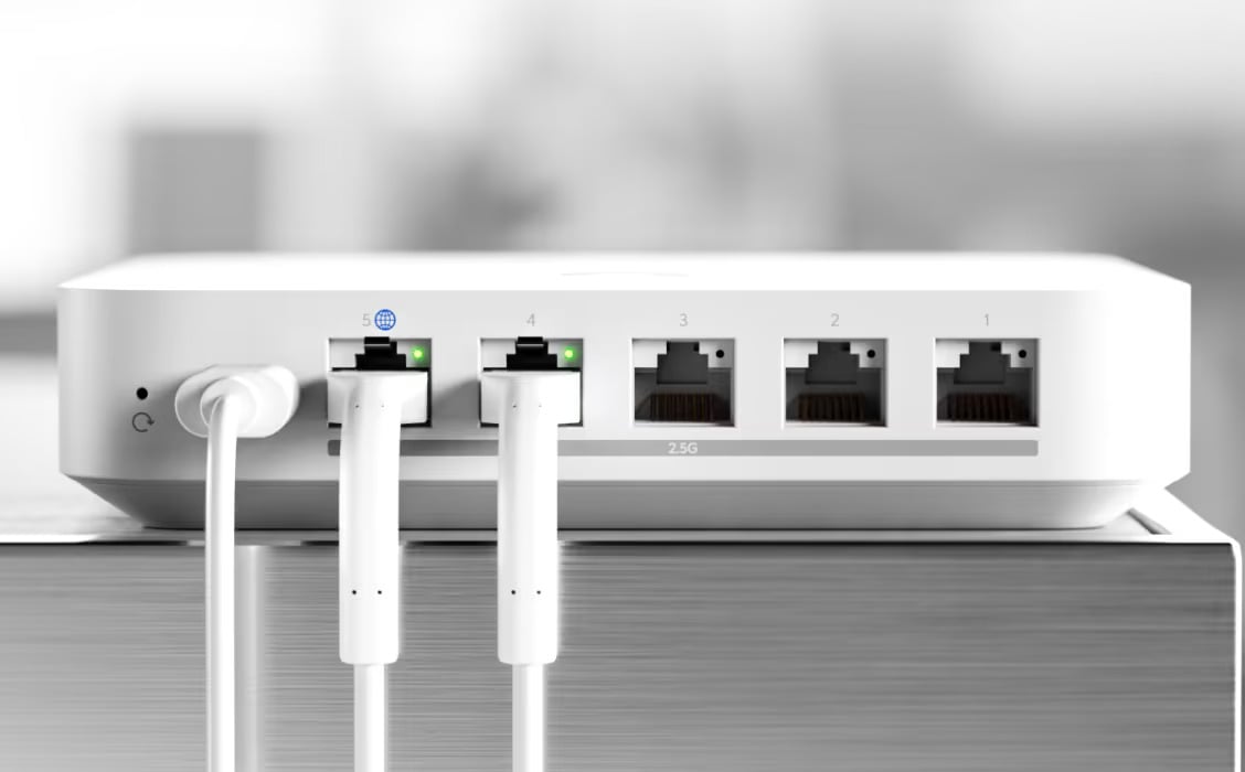 Ubiquiti UCG-Max-NS Cloud Gateway Max