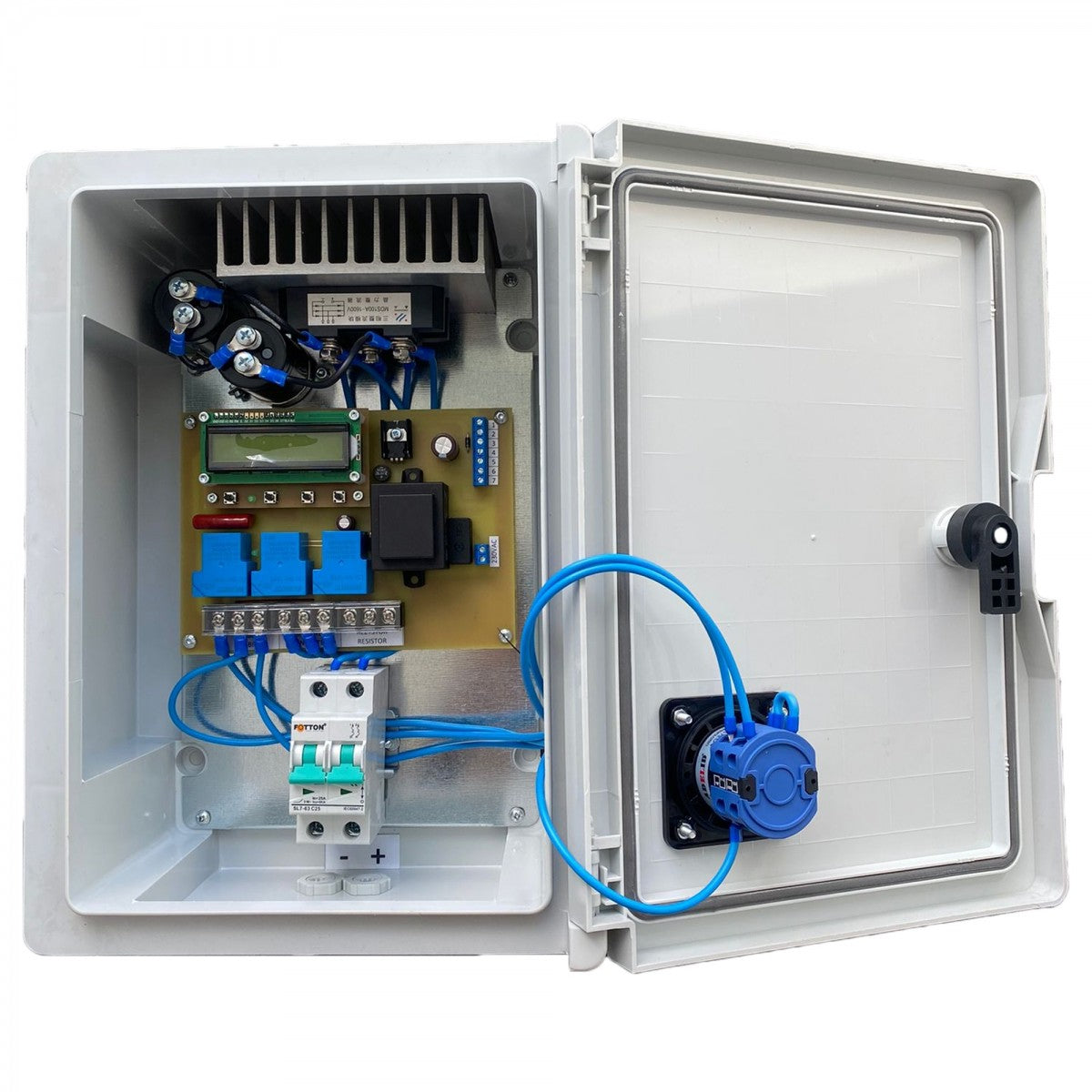 Hipar Boîte de distribution complete pour turbine ECOROTE 9800 3 phases avec systeme de freinage, pont redresseur, disjoncteur DC, interrupteur a came