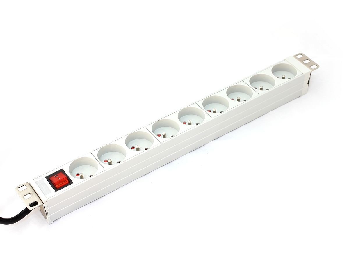 Digitus A-19-STRIP-4-IMP unité de distribution d'énergie 9 sortie(s) CA 1U Blanc