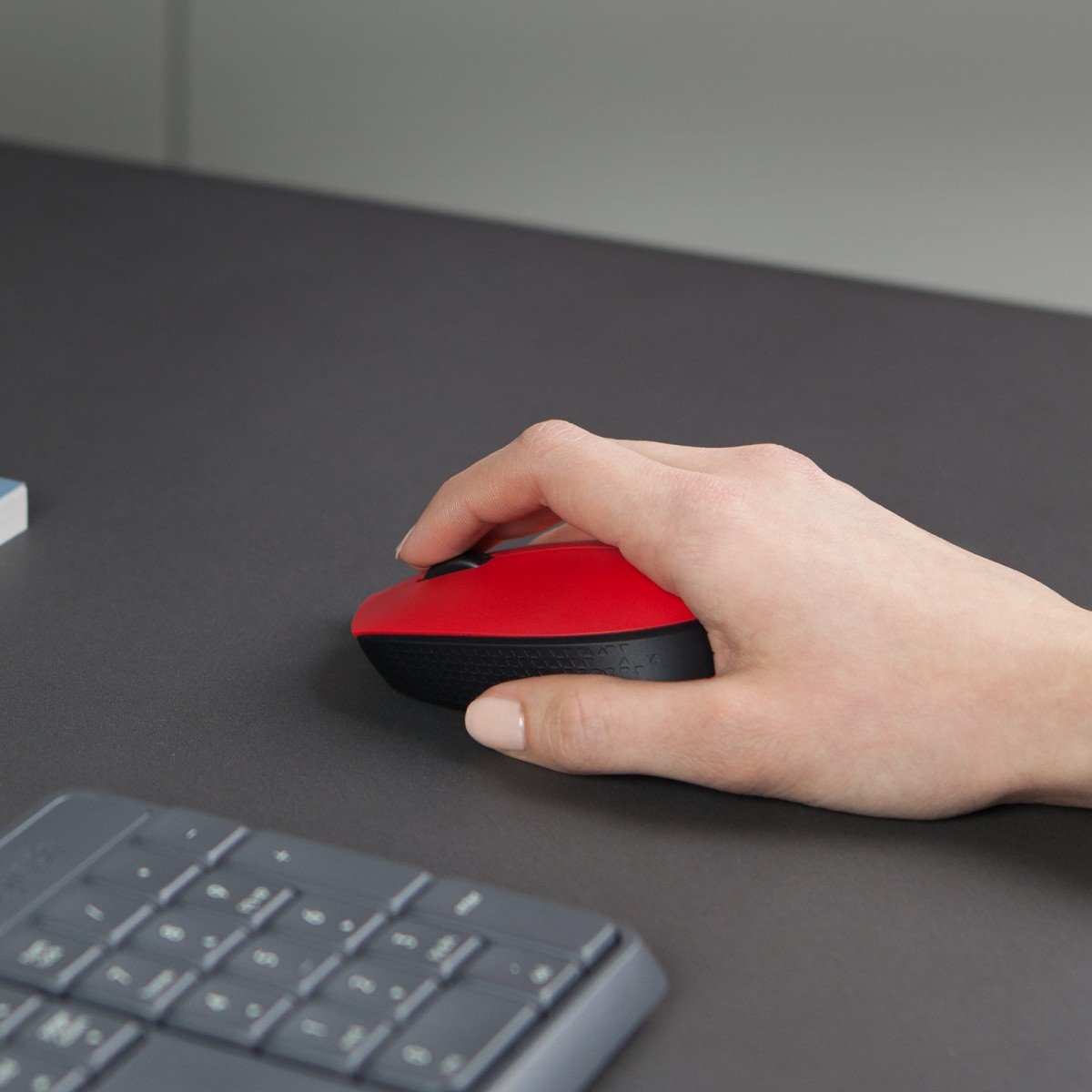 LOGITECH M171 Mouse wireless 2.4 GHz USB wireless receiver black red