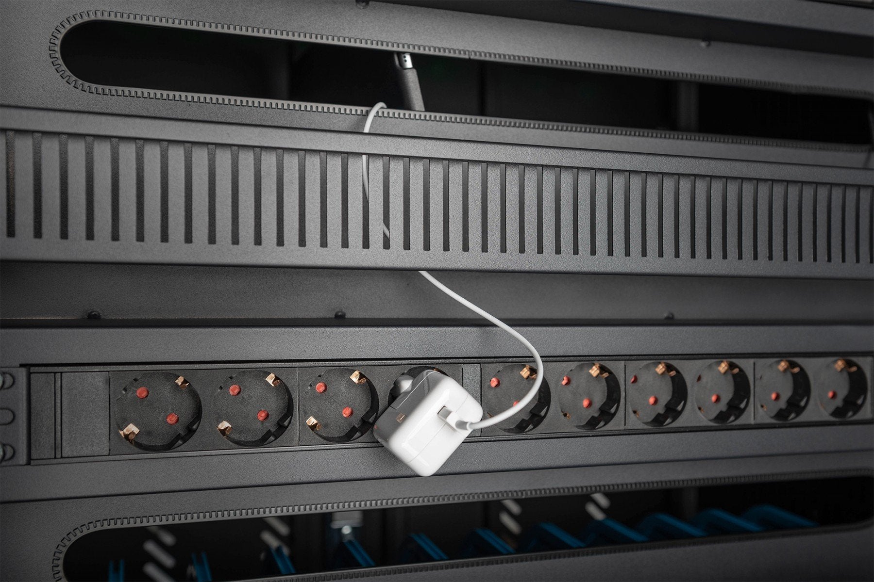 DIGITUS DN-45002 Mobile charging cabinet