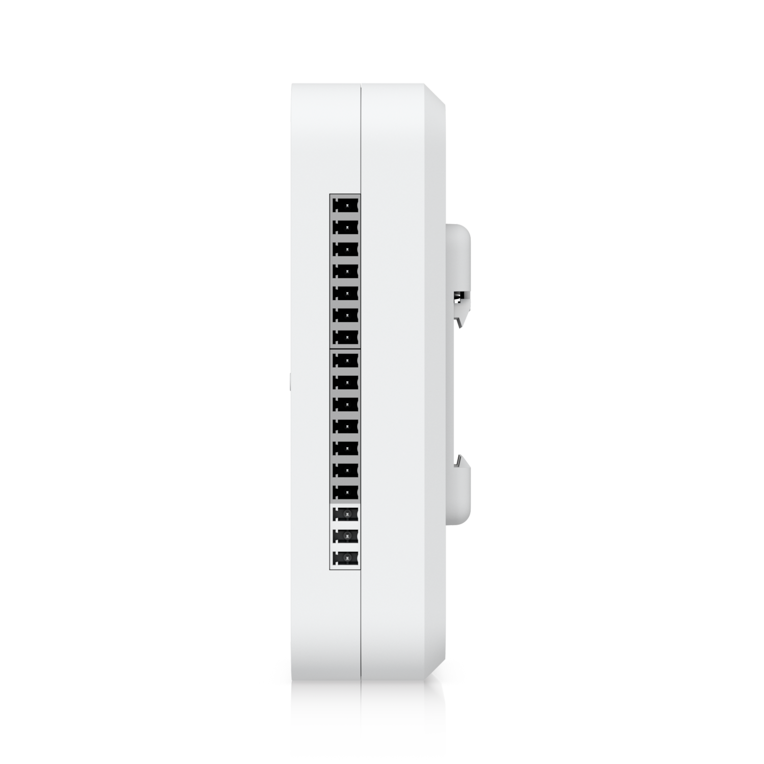 DC-powered hub that supports Wiegand and