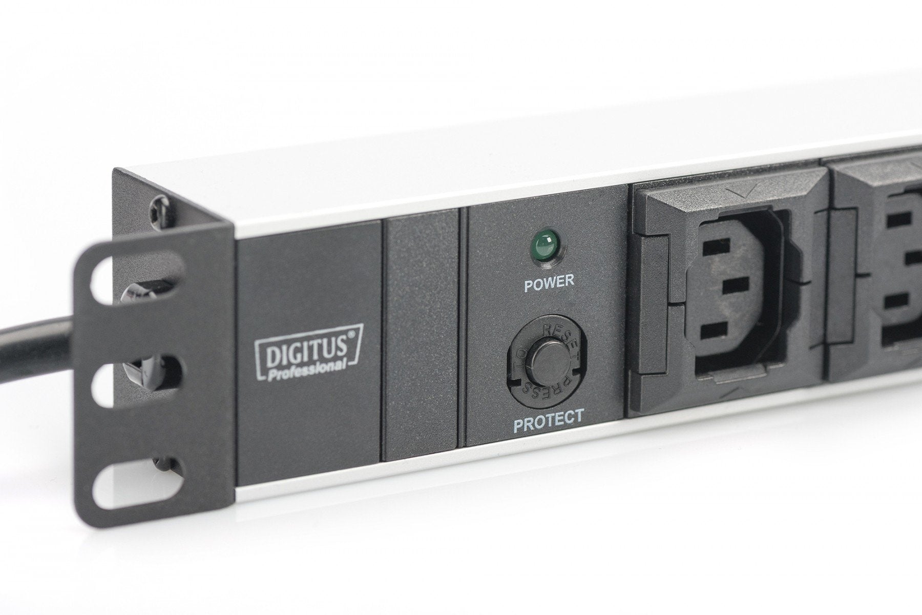 Digitus Bloc multiprise avec profilé en aluminium, 10 sorties, connecteur IEC C14 pour câble d’alimentation de 2 m
