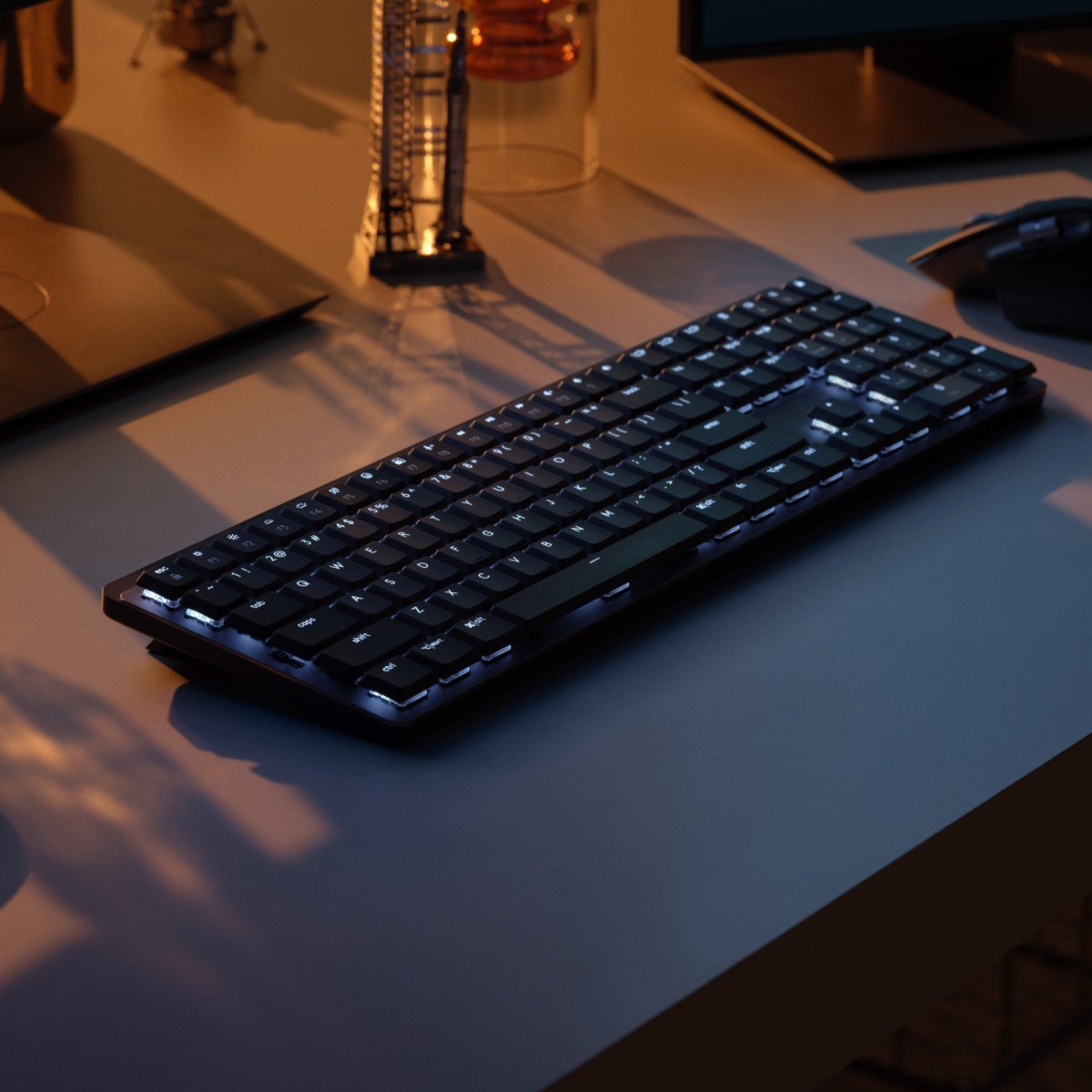 Logitech MX Mechanical clavier Bureau RF sans fil + Bluetooth QWERTY US International Graphite