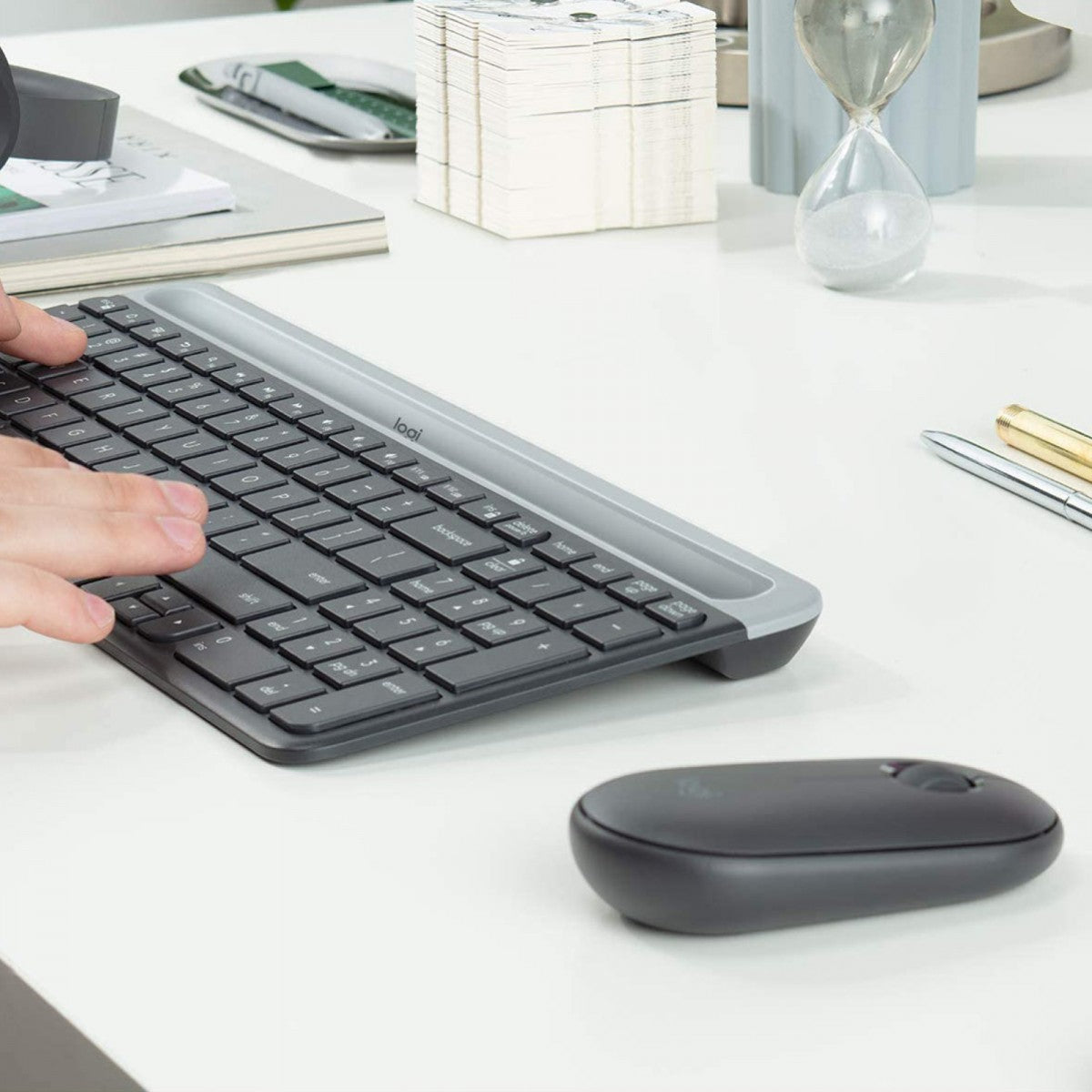 Logitech Slim MK470 clavier Souris incluse Universel RF sans fil QWERTZ Suisse Graphite